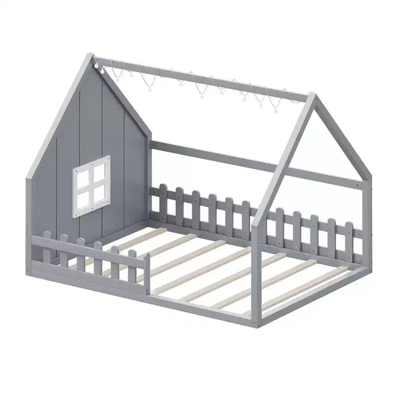 Lit cabane en bois de taille standard avec fenêtre et clôture