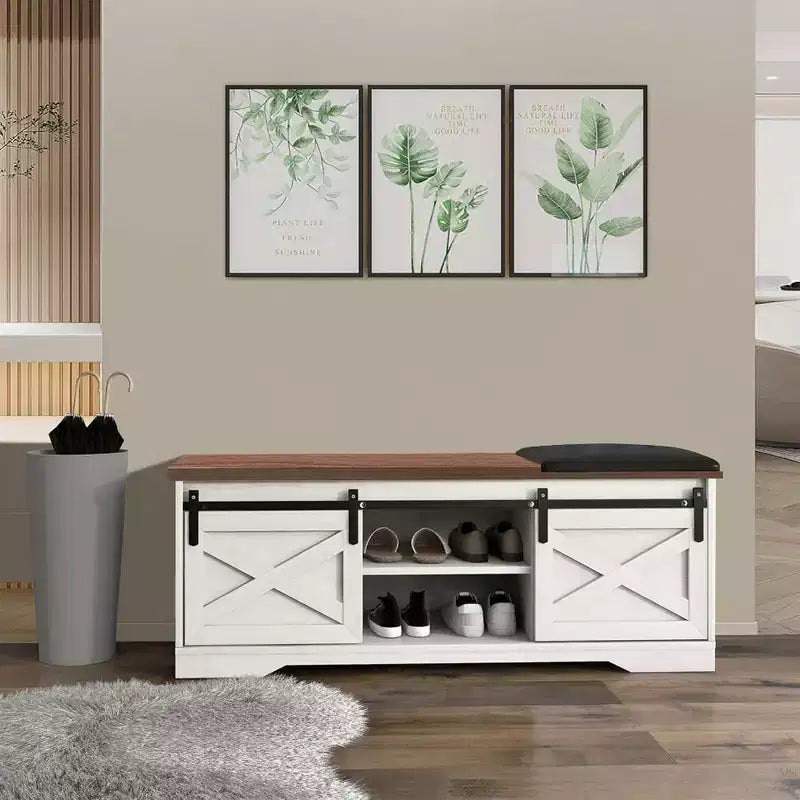 Banc à chaussures blanc de 120 cm avec portes coulissantes et coussin, banc de rangement d'entrée de style ferme avec compartiment caché et étagères réglables